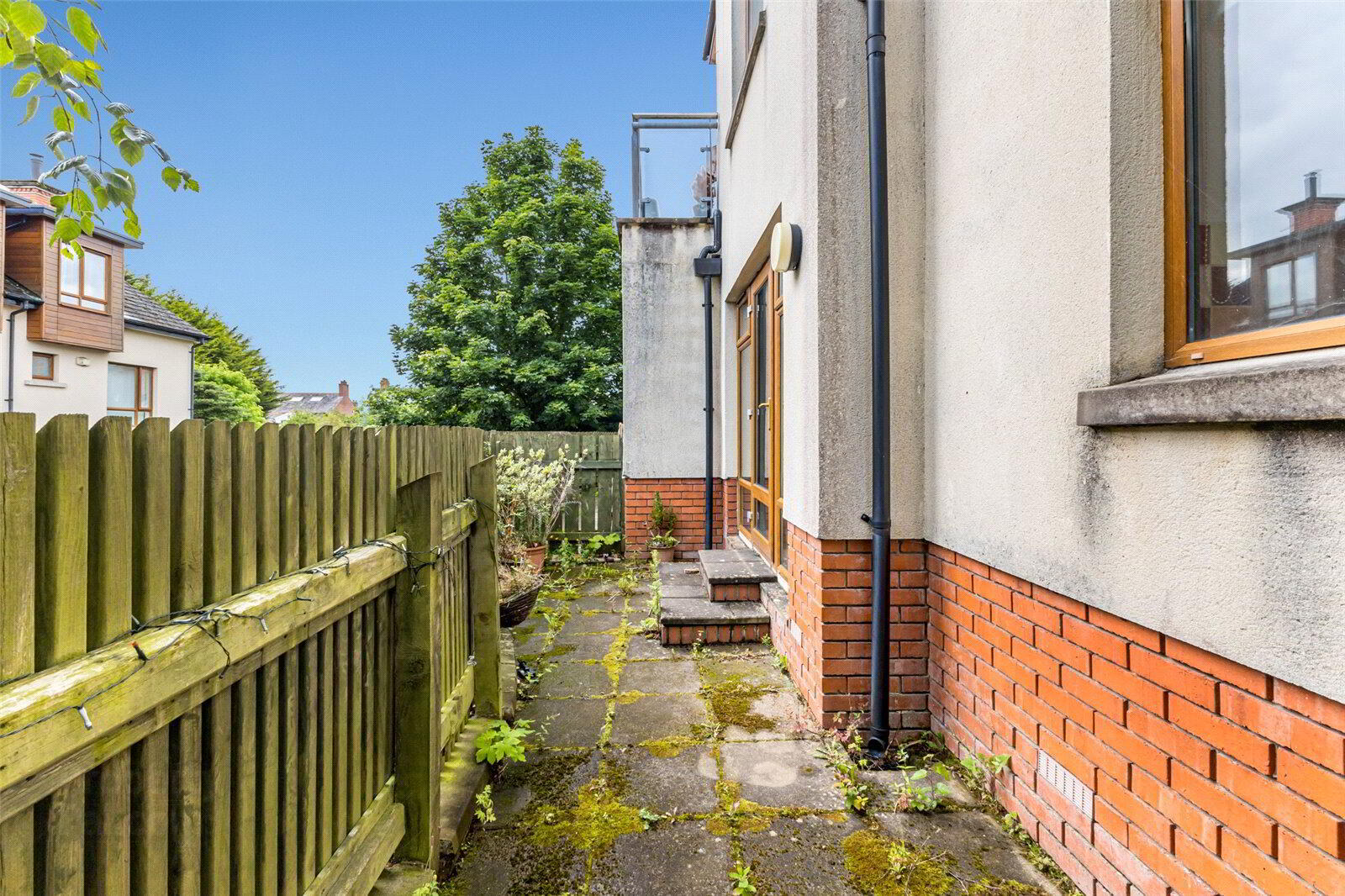 1 Ashford House, 2 Knockdene Gate 20 of 22