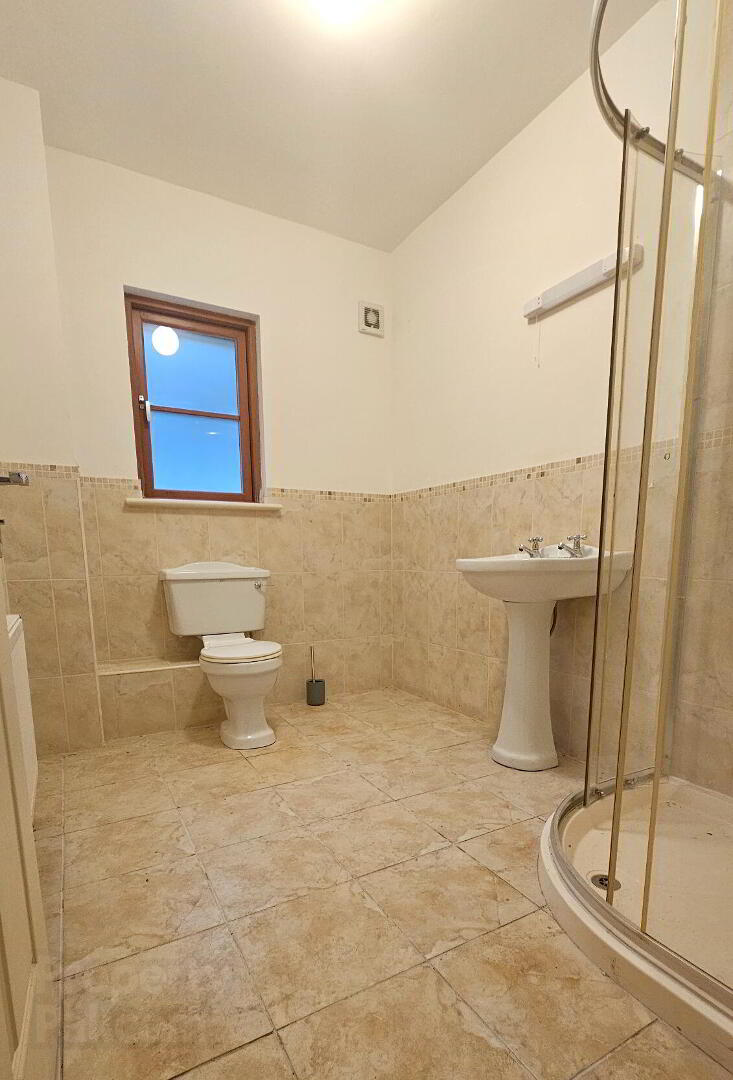 40 O'Carolan's Court 8 of 32