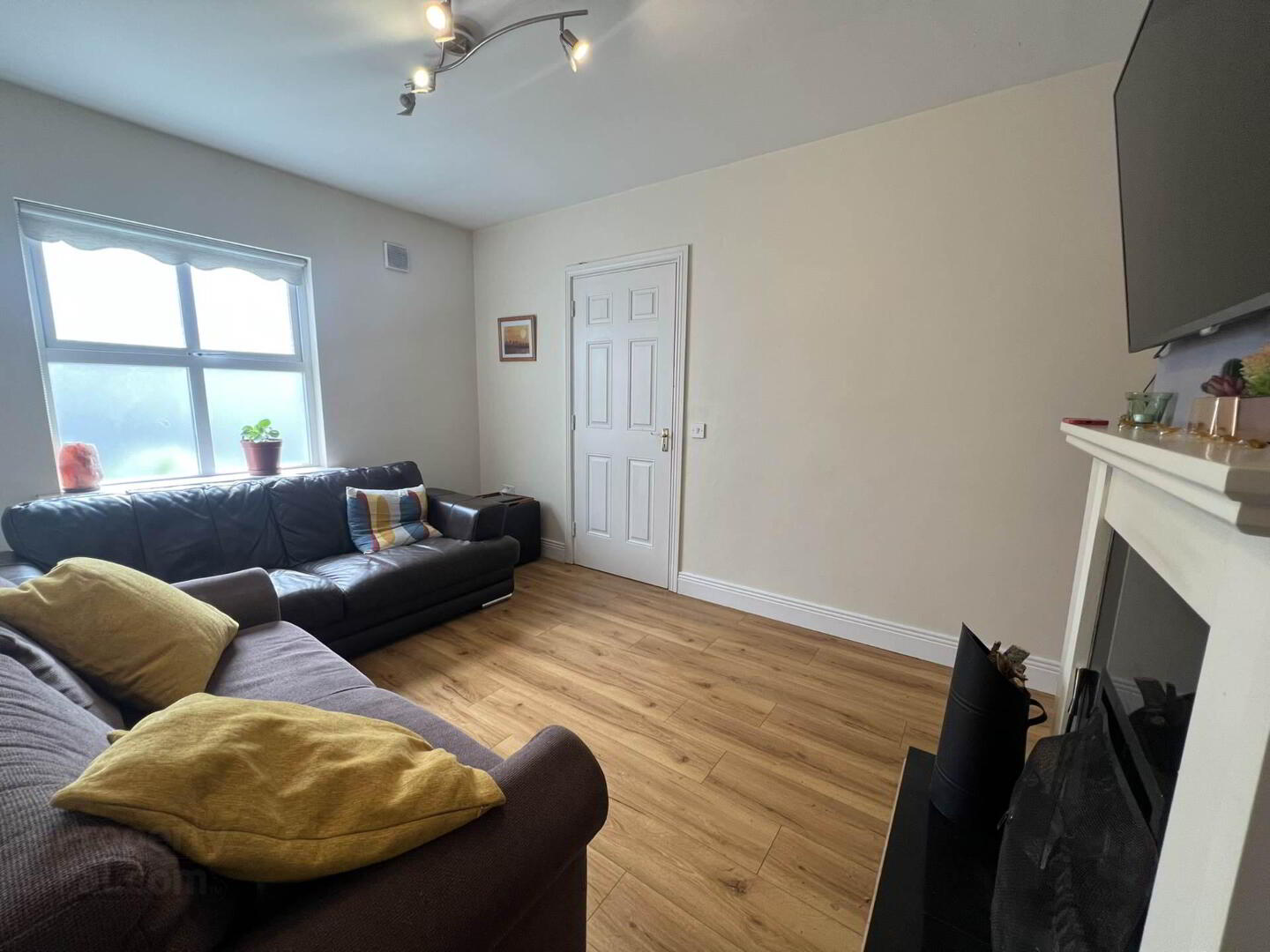 4 Westgate Court 3 of 18