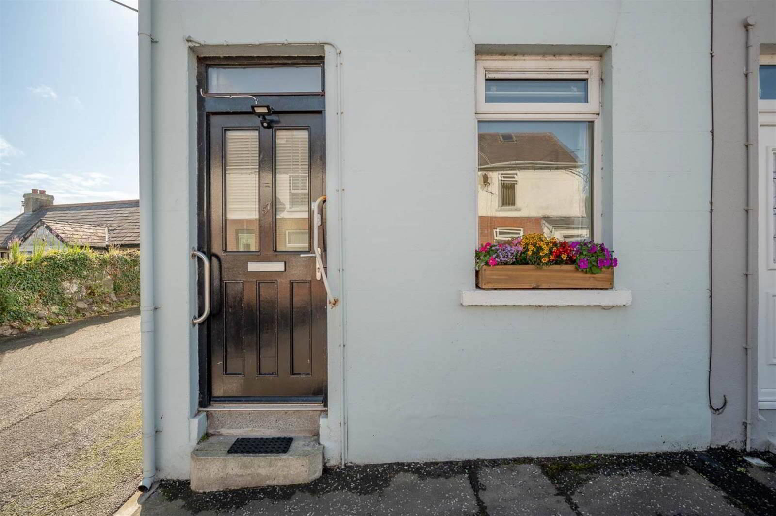 57 East Street 2 of 17