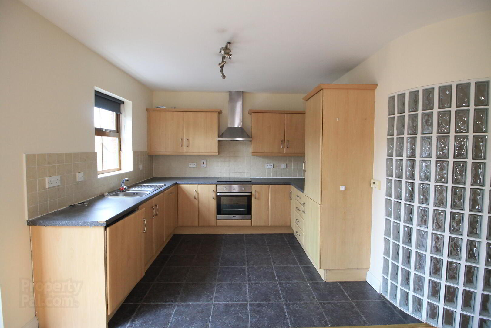30 Riverview Court 4 of 9