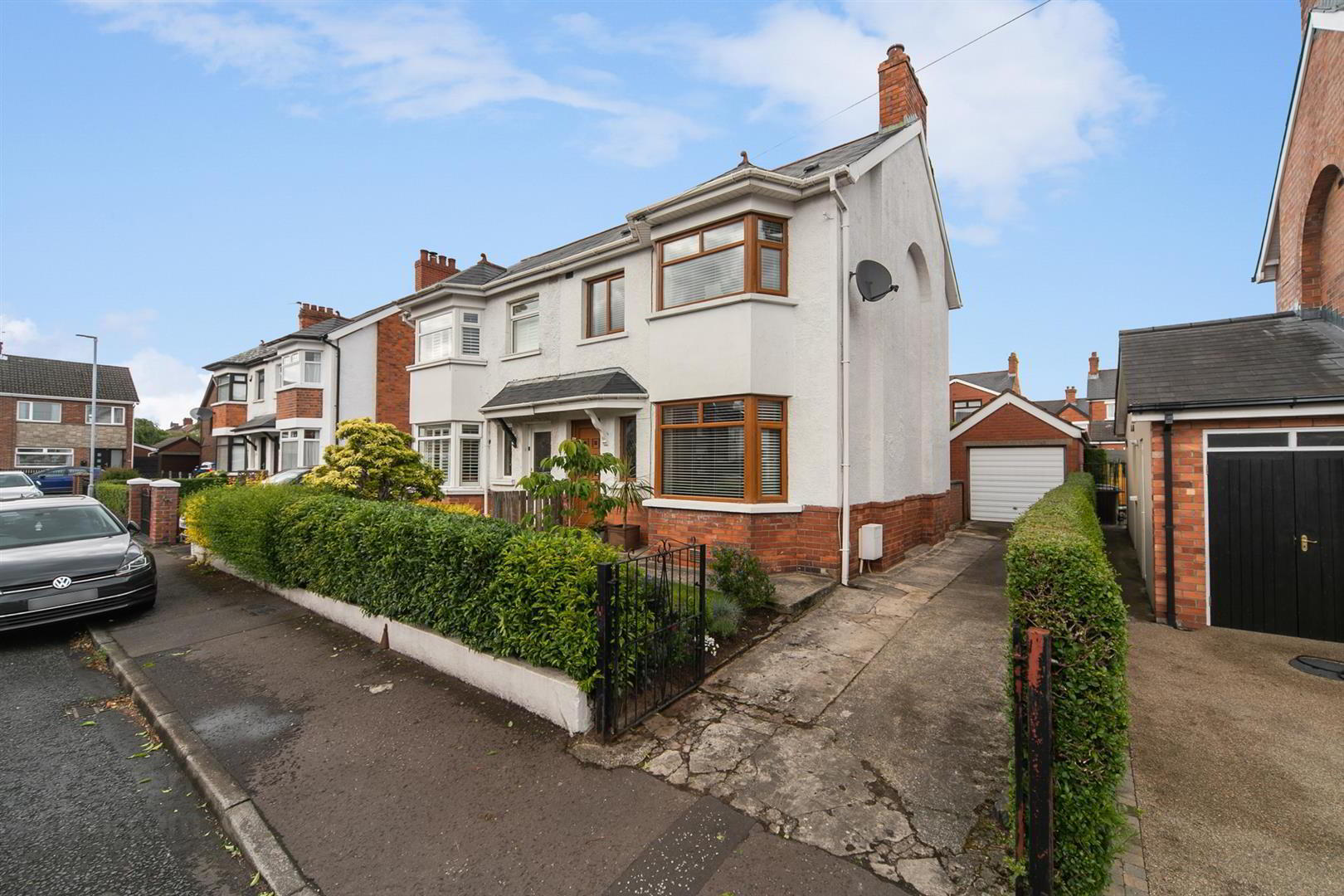 8 Holland Gardens 3 of 32