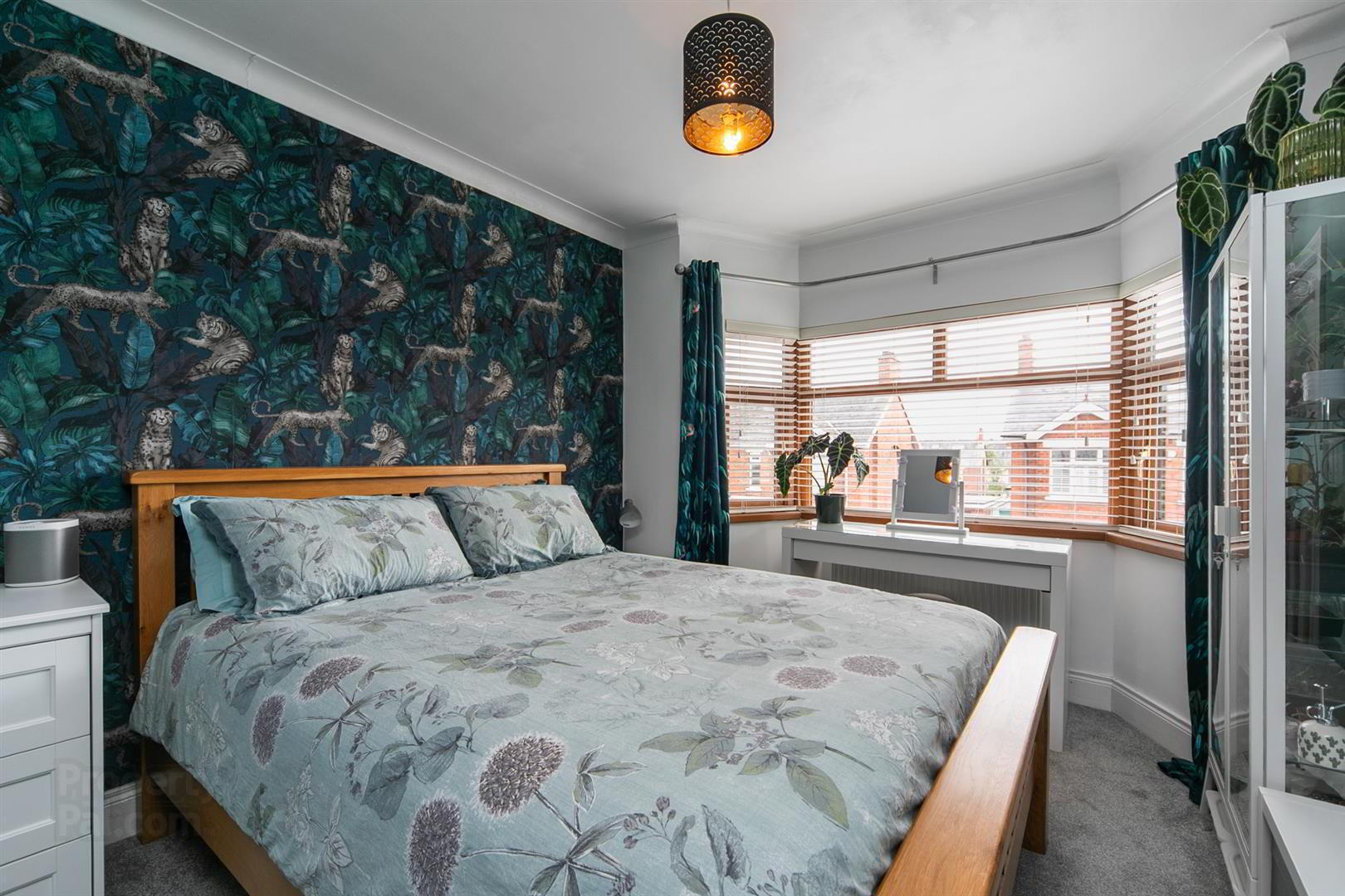 8 Holland Gardens 19 of 32