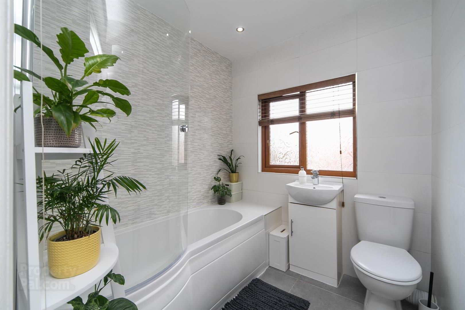 8 Holland Gardens 24 of 32