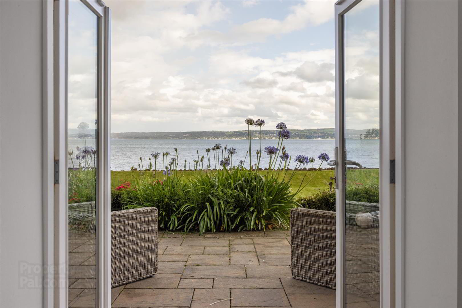 'Waterside', 13 Shore Road 16 of 36