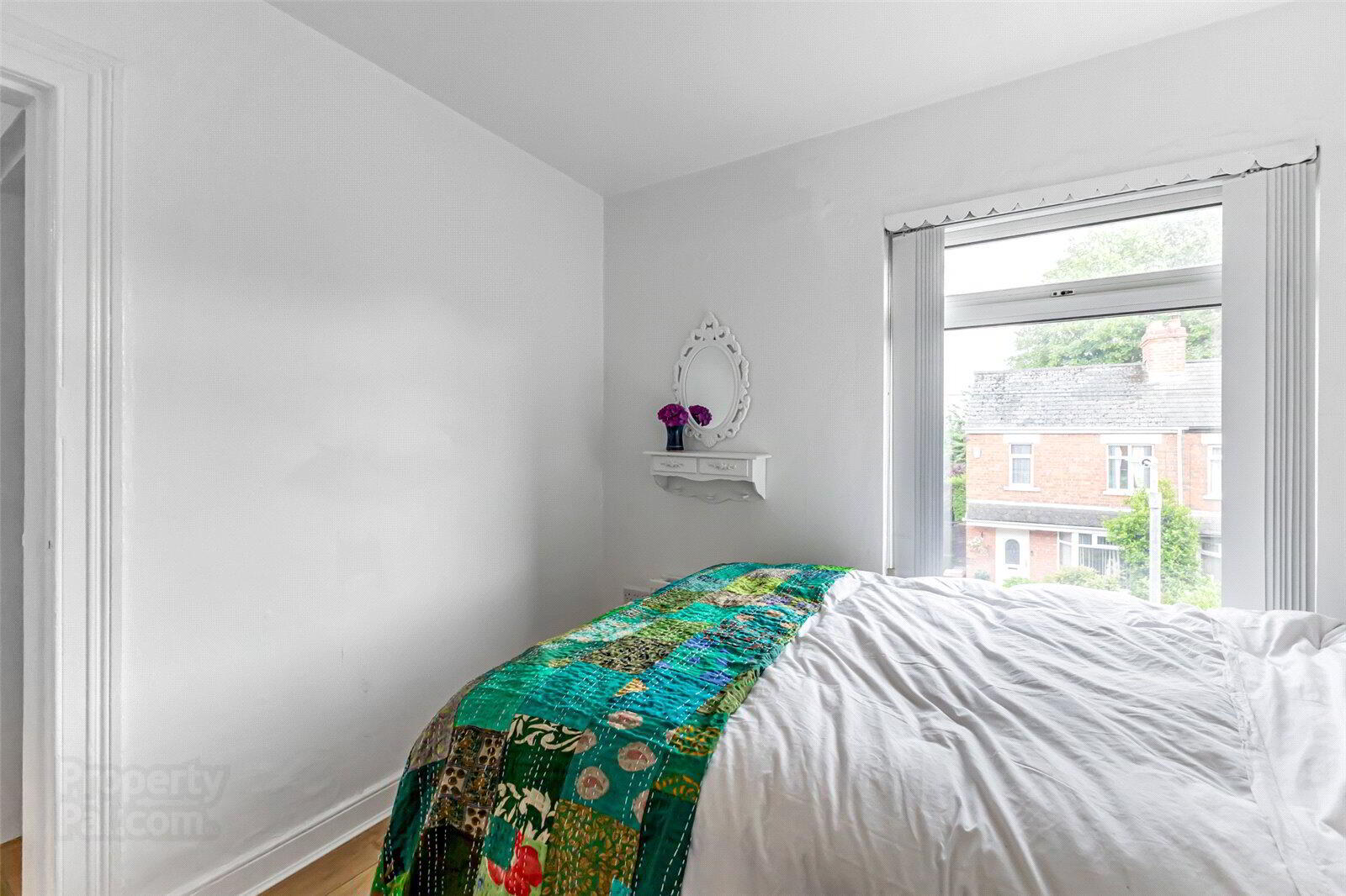 12 Somerton Gardens 23 of 34
