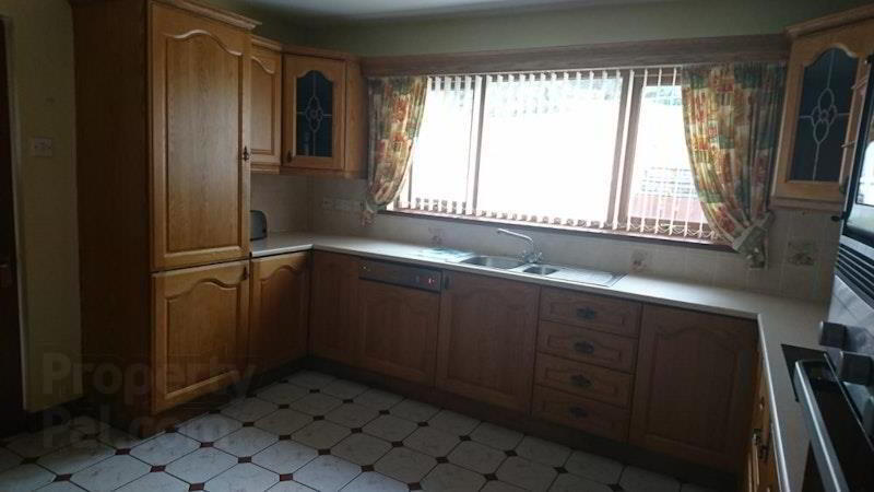 88 Warrenpoint Road 6 of 15