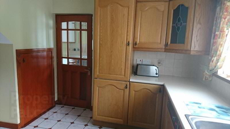 88 Warrenpoint Road 7 of 15