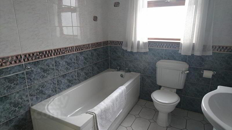 88 Warrenpoint Road 11 of 15