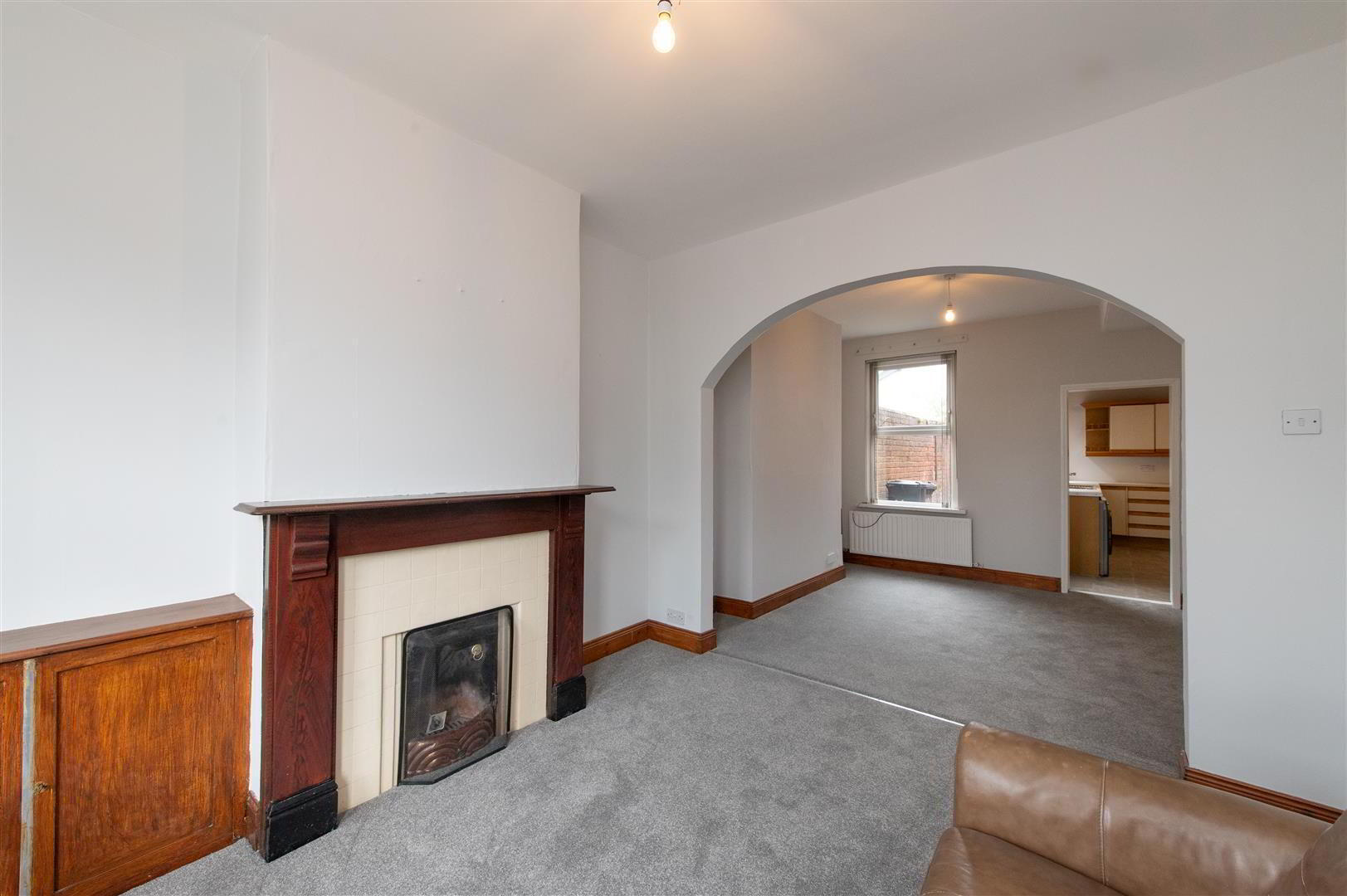 186 Ravenhill Avenue 5 of 18