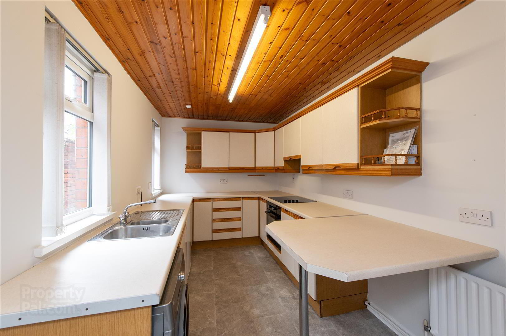 186 Ravenhill Avenue 7 of 18