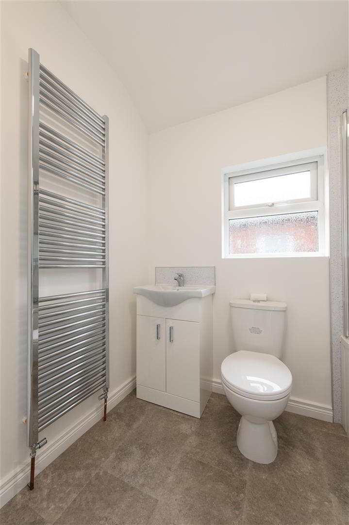 186 Ravenhill Avenue 15 of 18