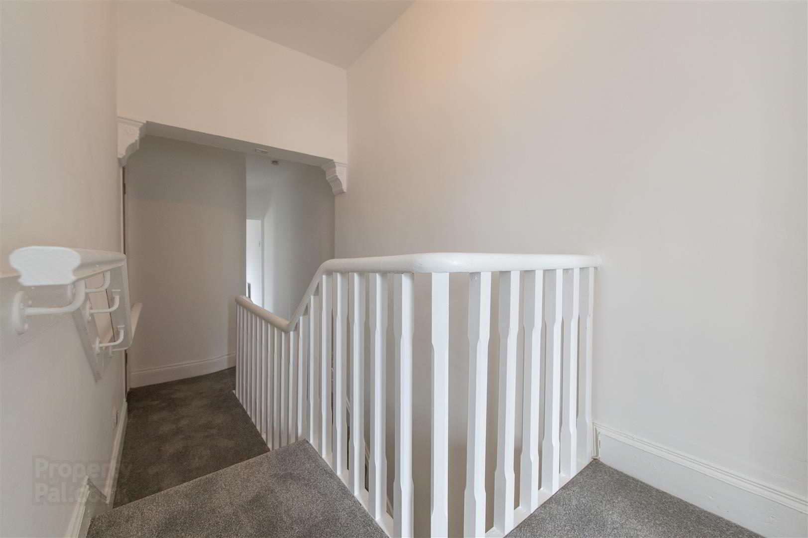 186 Ravenhill Avenue 11 of 18