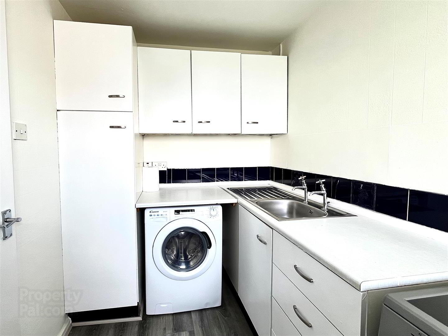 Flat 11b Woodland House, Woodland Drive 6 of 13