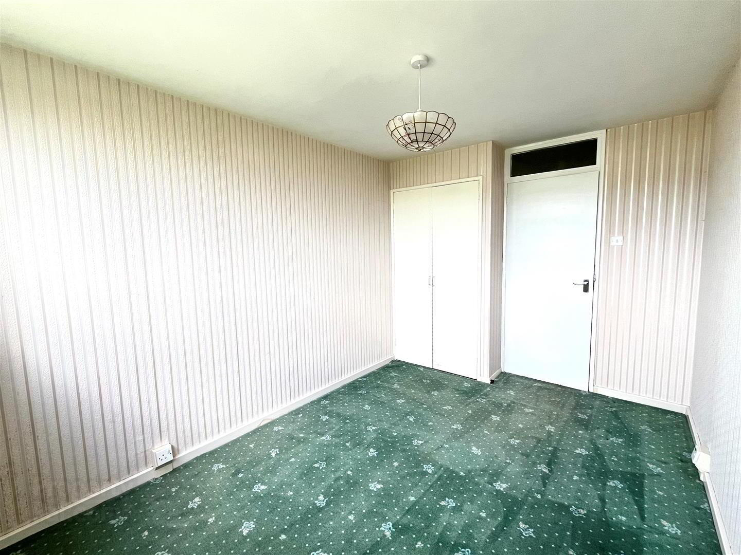 Flat 11b Woodland House, Woodland Drive 9 of 13