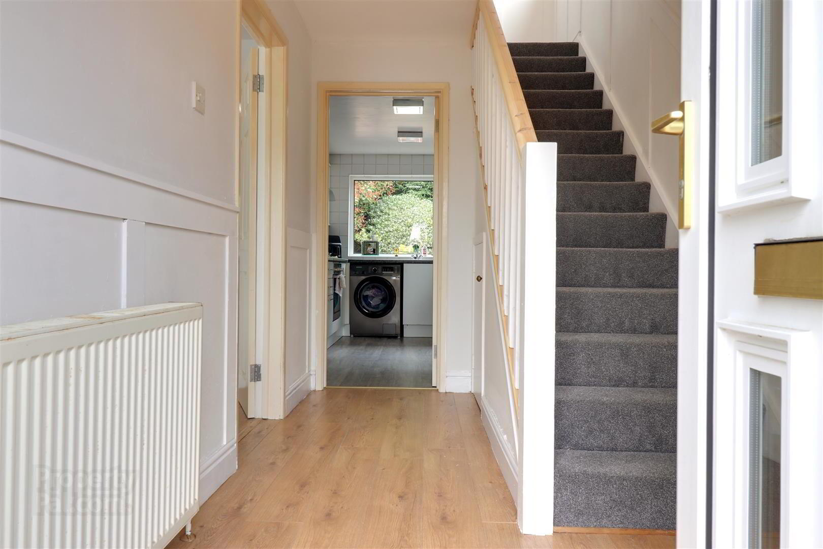 1a Beverley Crescent 2 of 18
