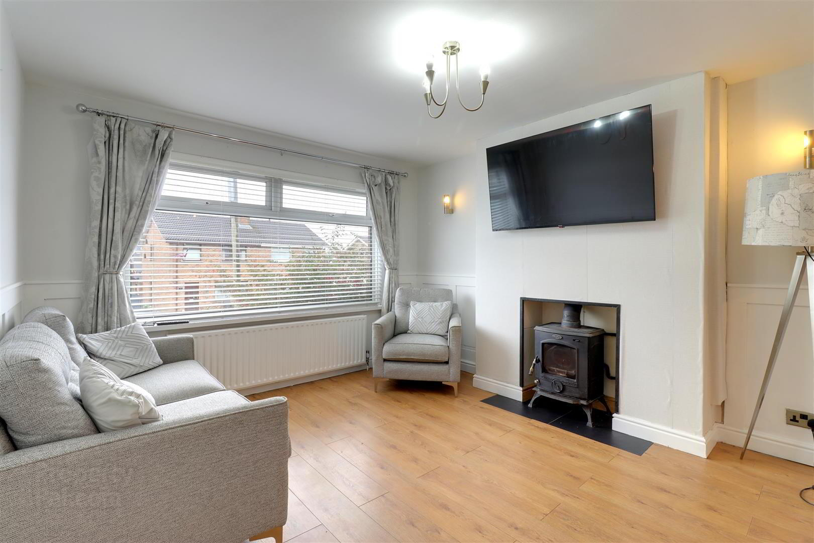 1a Beverley Crescent 3 of 18