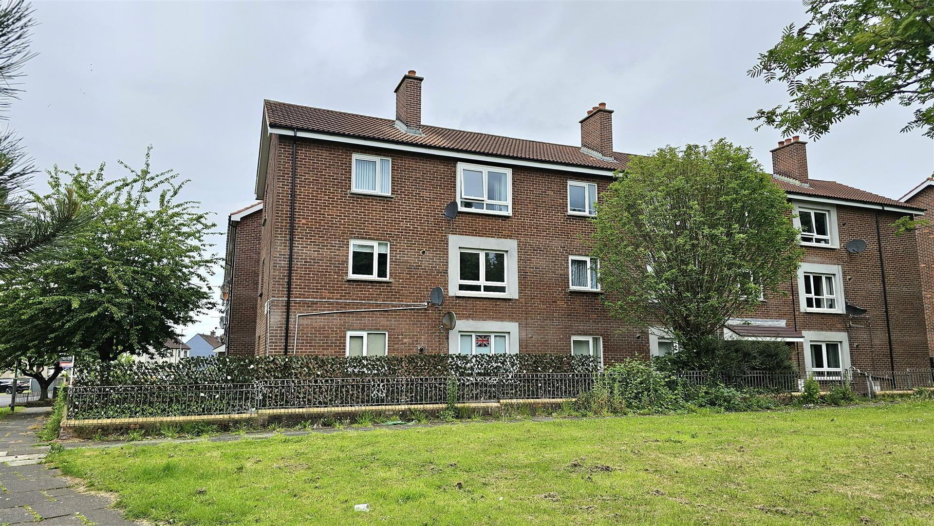 52 Rosebrook Grove 1 of 9