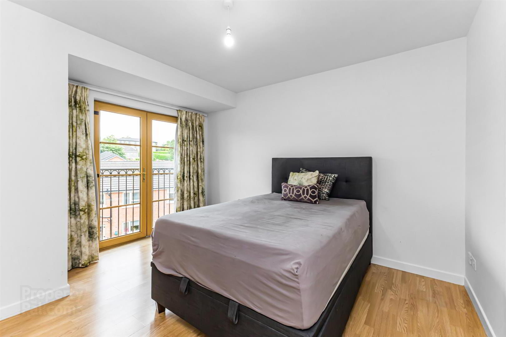 15 Woodrow Gardens 7 of 12