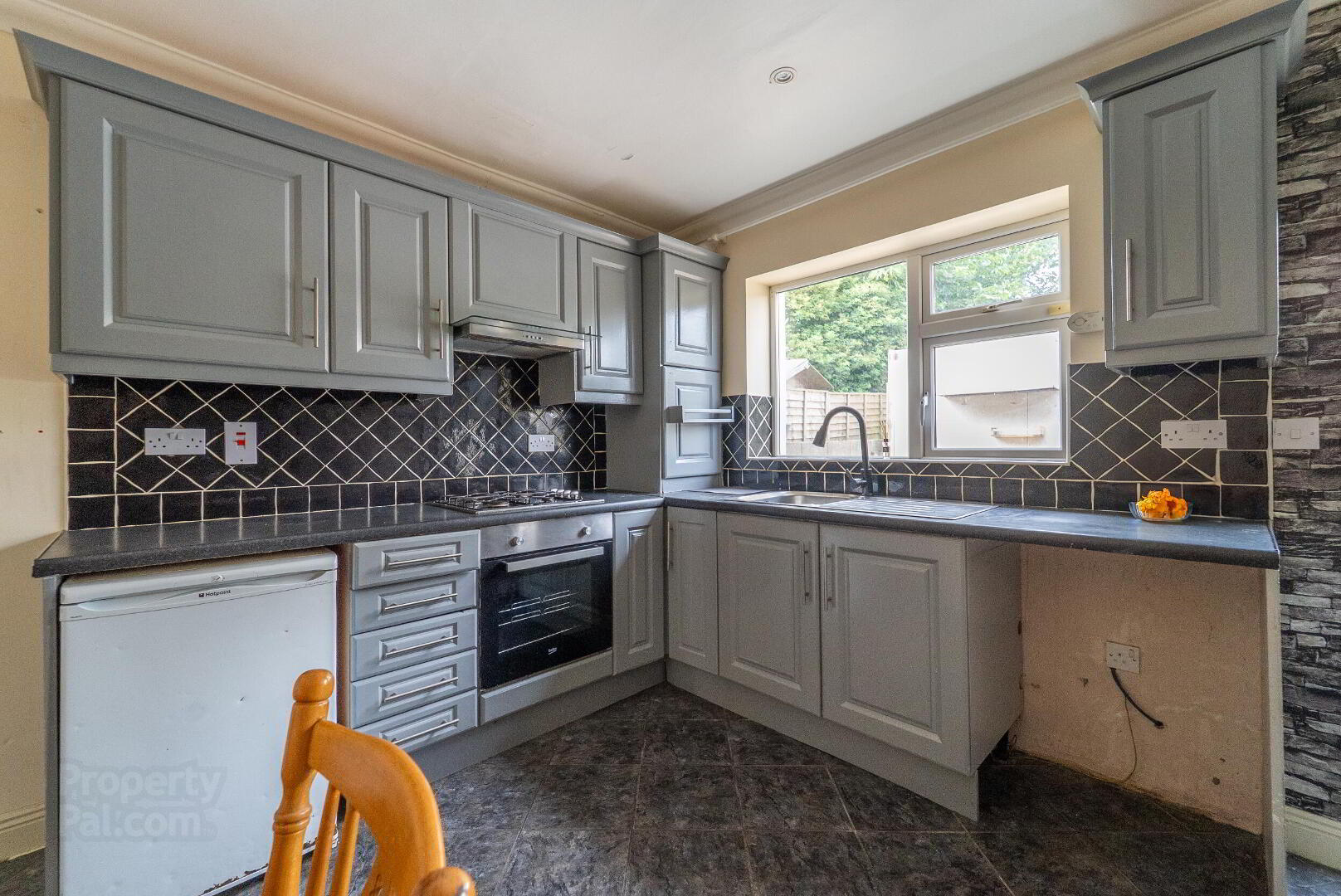 50a Jamestown Avenue 4 of 16