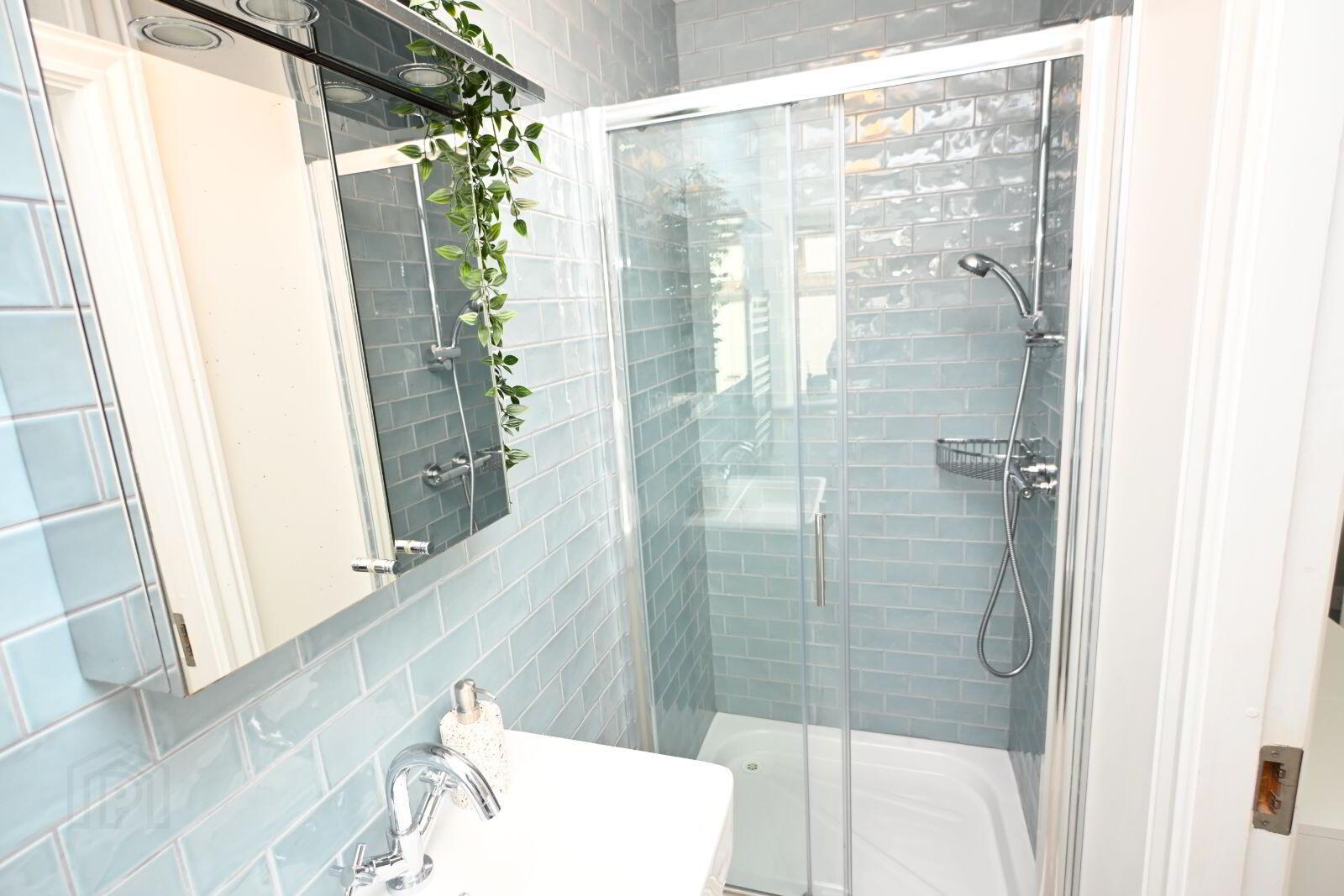 37 Fern Grove 20 of 33