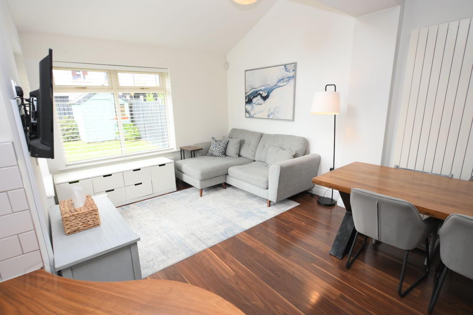 37 Fern Grove 9 of 33