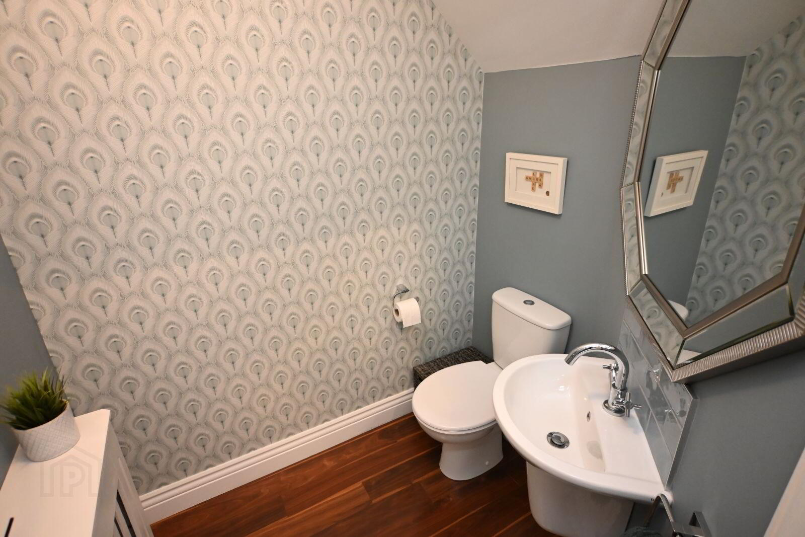 37 Fern Grove 14 of 33
