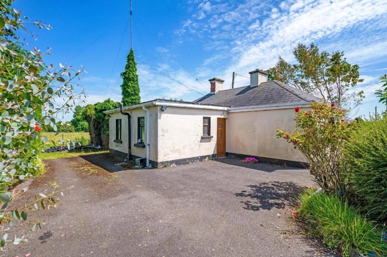 Cloneycavan 4 of 11