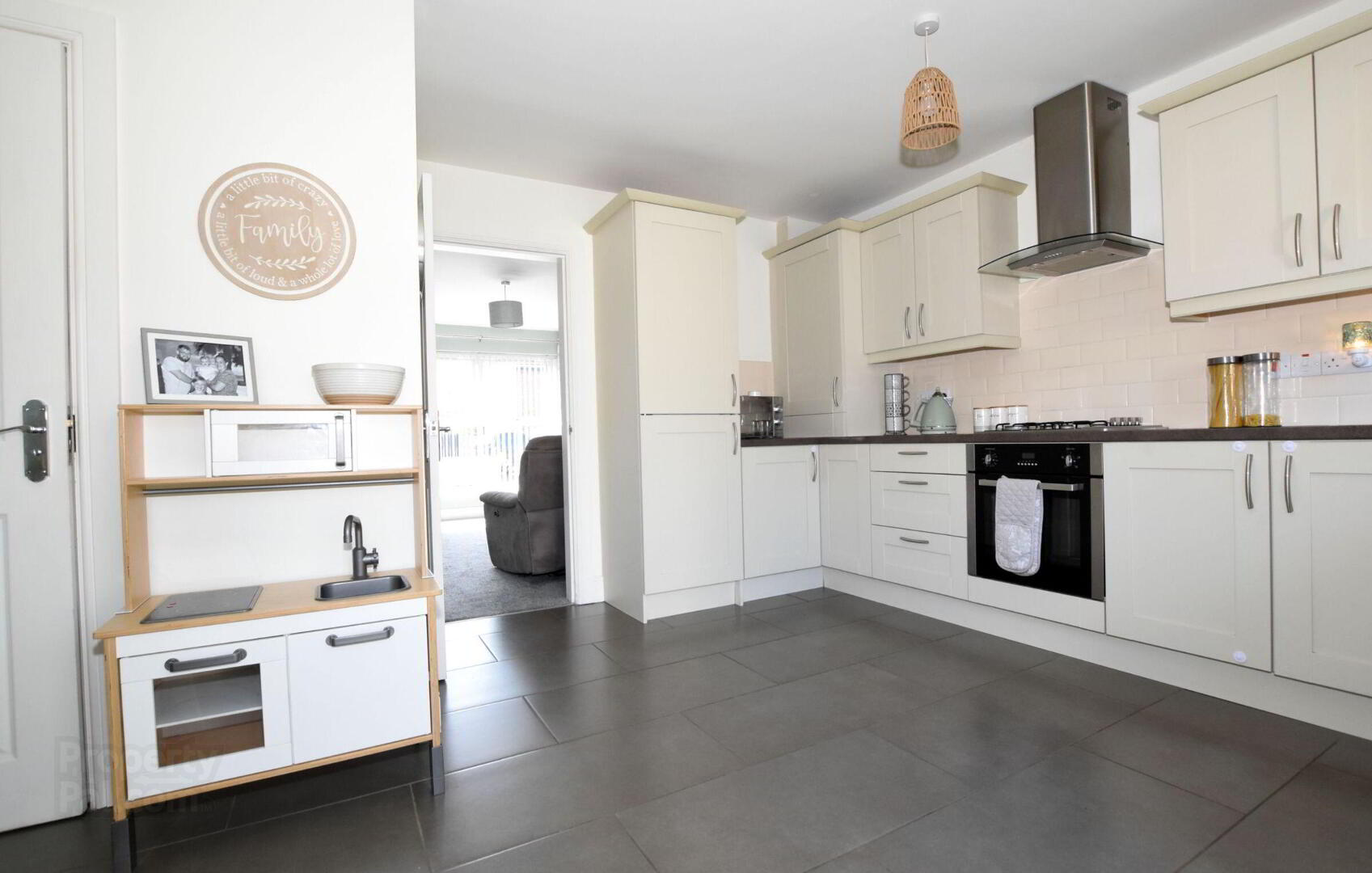 14 Sir Richard Wallace Road 6 of 13