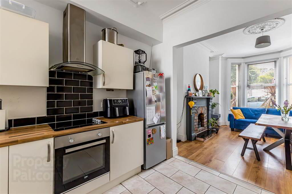 108 Dufferin Avenue 9 of 28