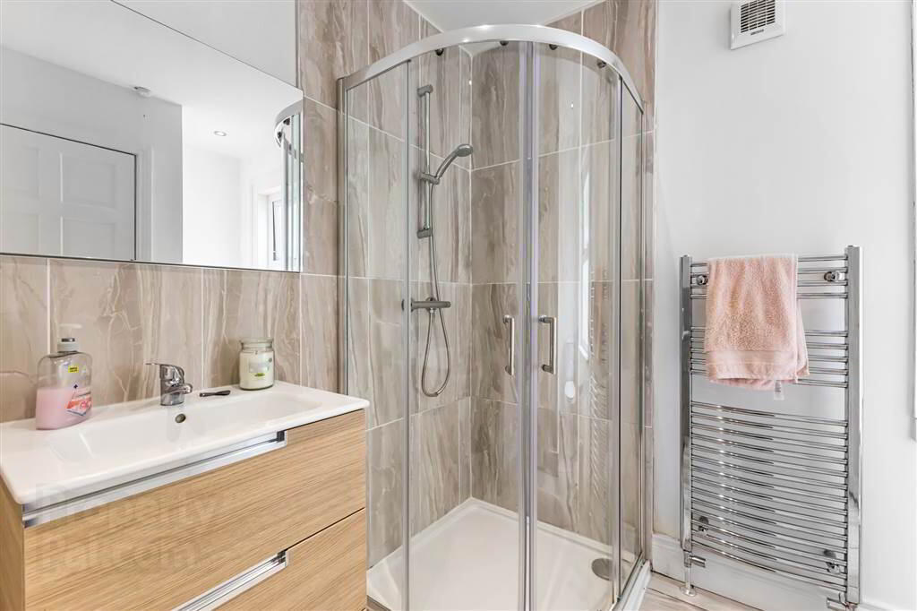 108 Dufferin Avenue 16 of 28