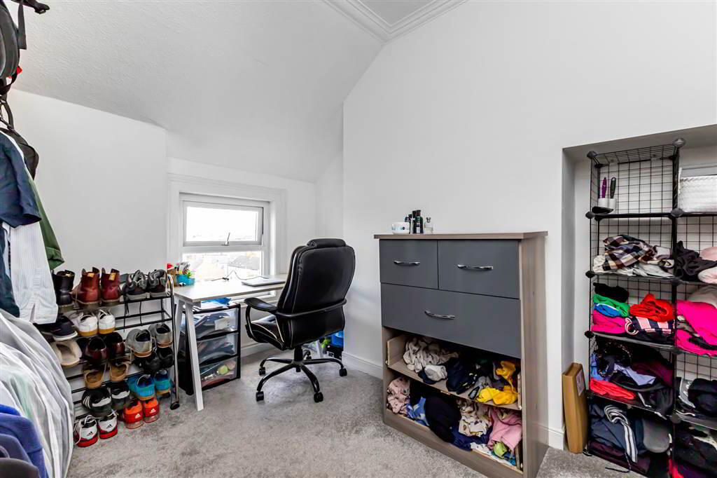 108 Dufferin Avenue 23 of 28