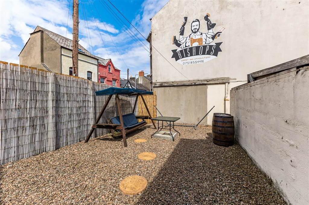 108 Dufferin Avenue 27 of 28