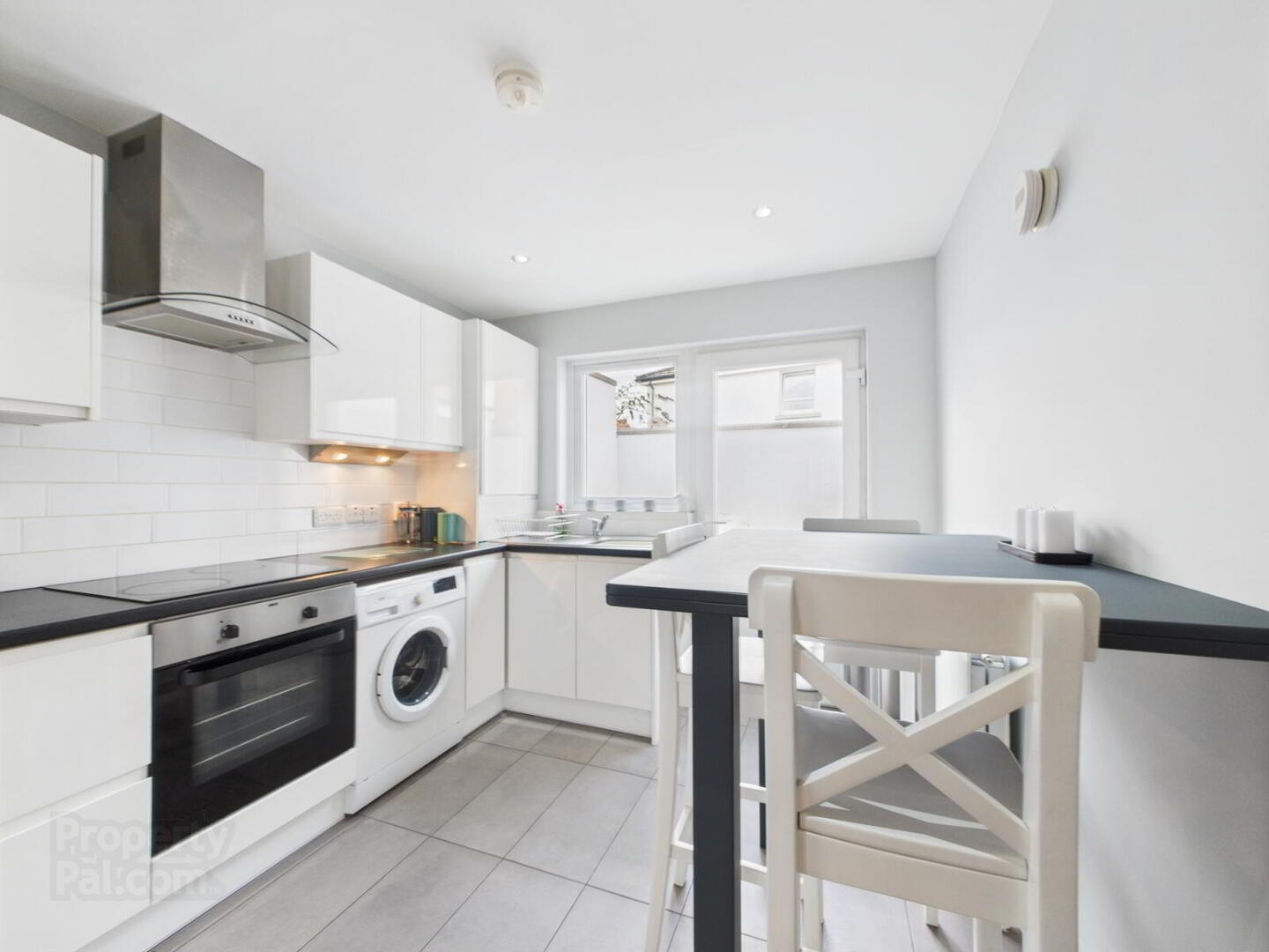 10 Pims Avenue 6 of 17