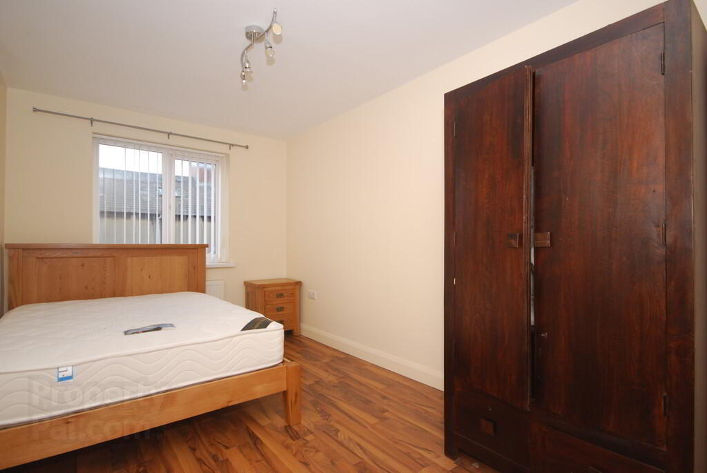 Flat 6, 24 Cromwell Road 4 of 5