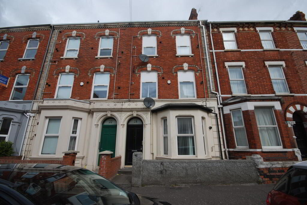 Flat 6, 24 Cromwell Road 1 of 5