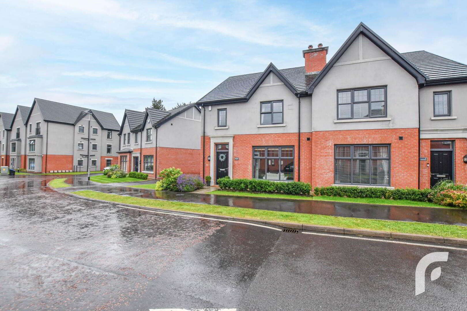 9 Oakfield Park 3 of 43