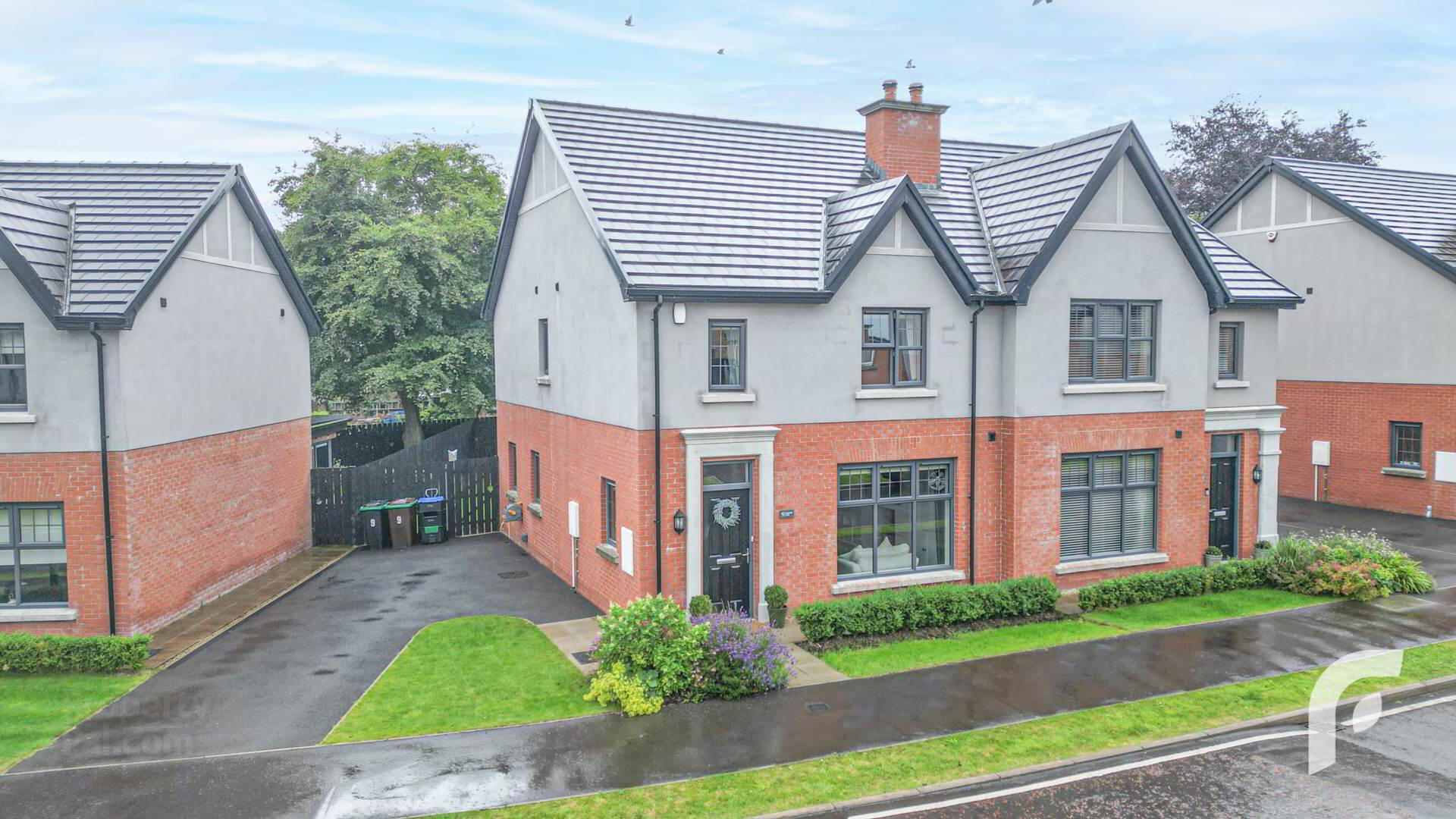 9 Oakfield Park 1 of 43