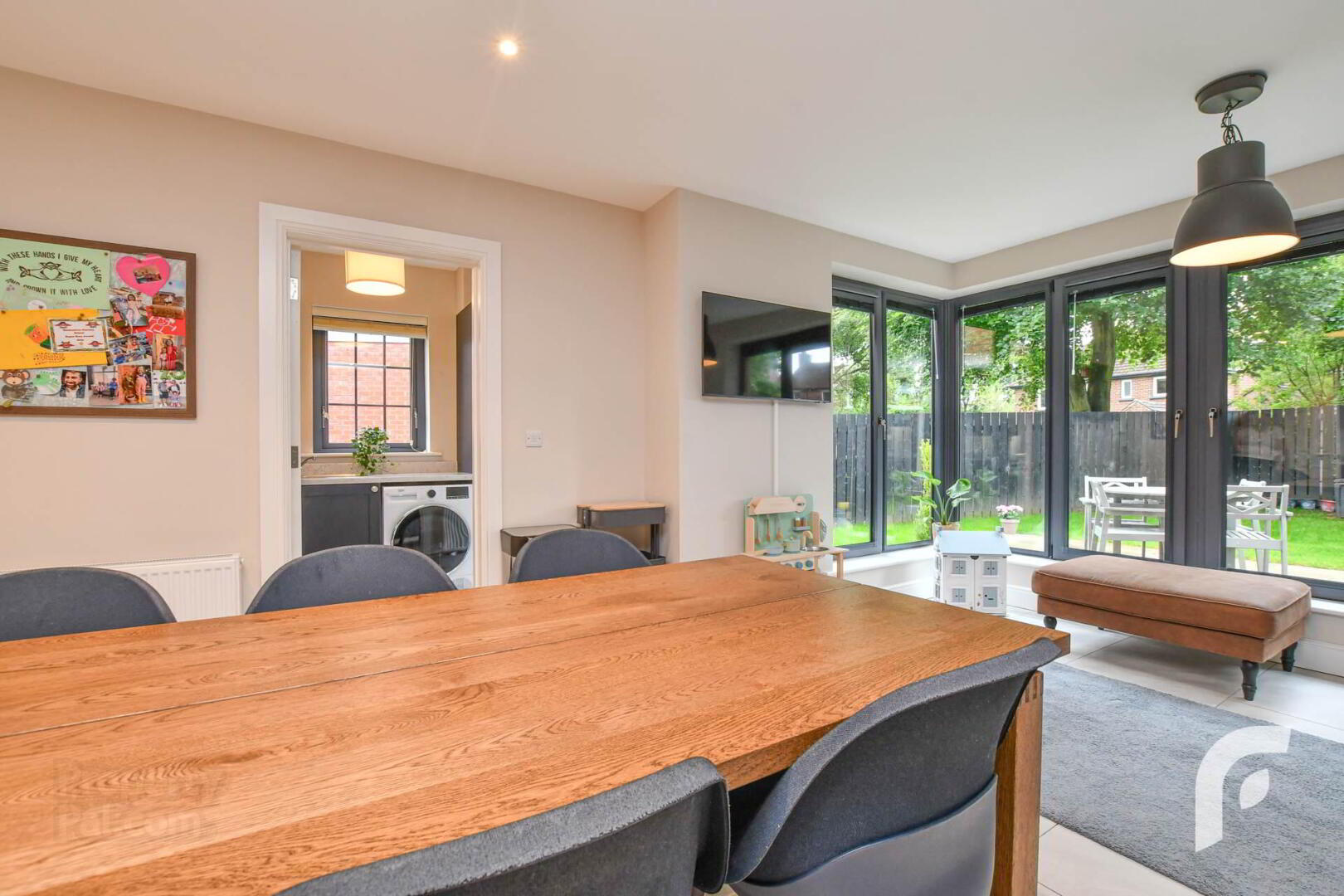 9 Oakfield Park 21 of 43