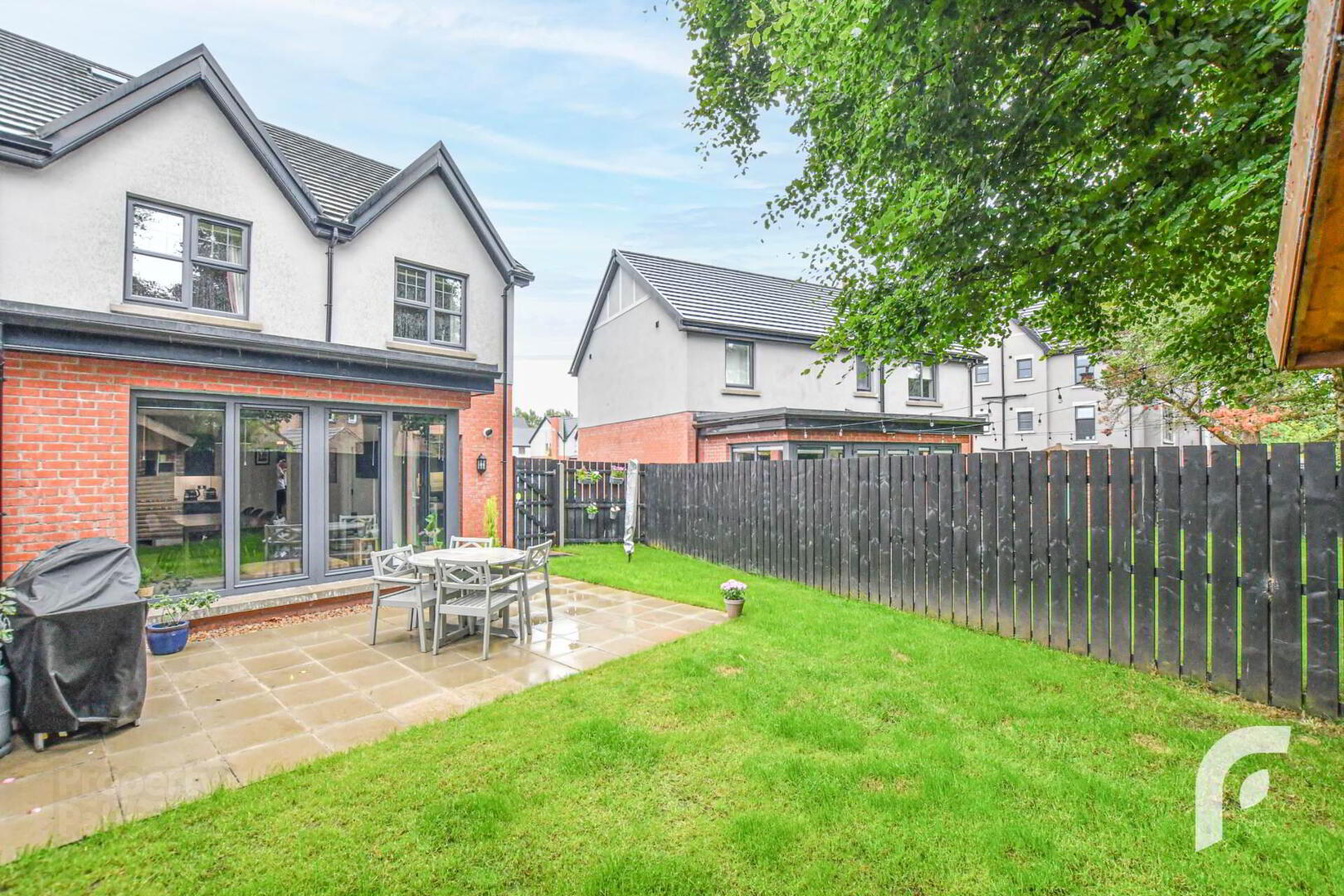 9 Oakfield Park 39 of 43