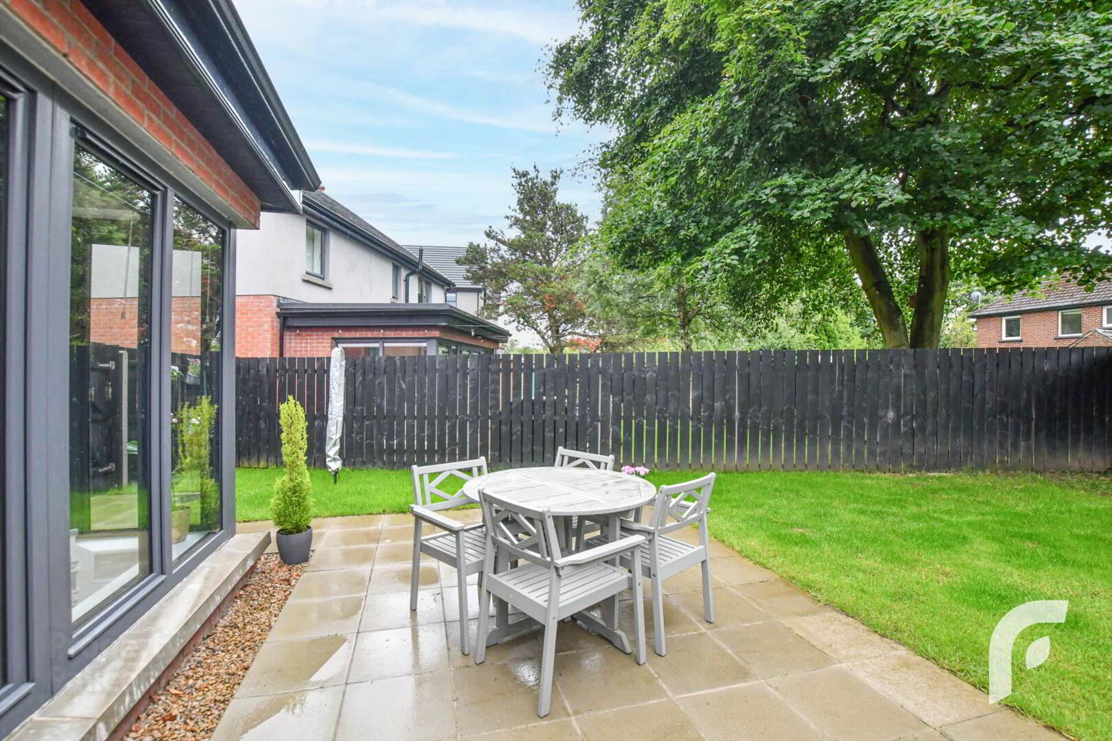 9 Oakfield Park 41 of 43
