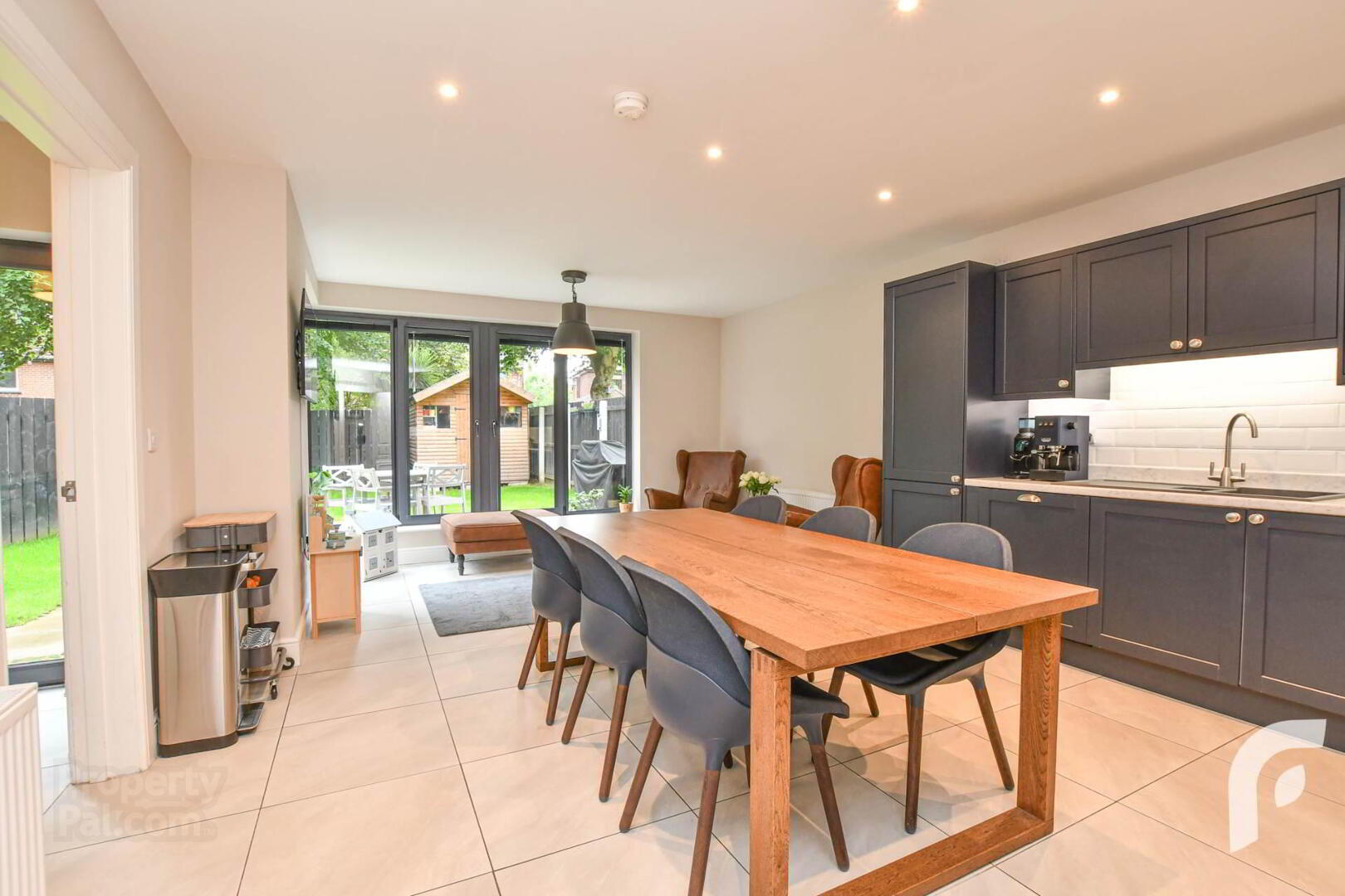 9 Oakfield Park 14 of 43