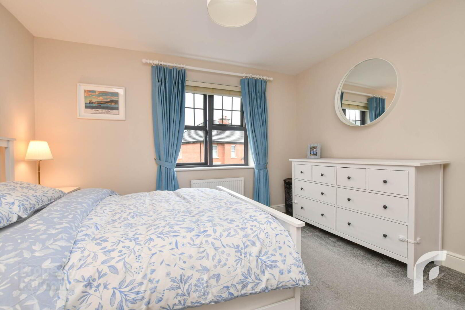 9 Oakfield Park 25 of 43