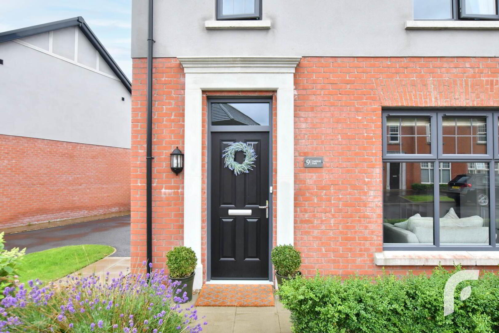 9 Oakfield Park 5 of 43