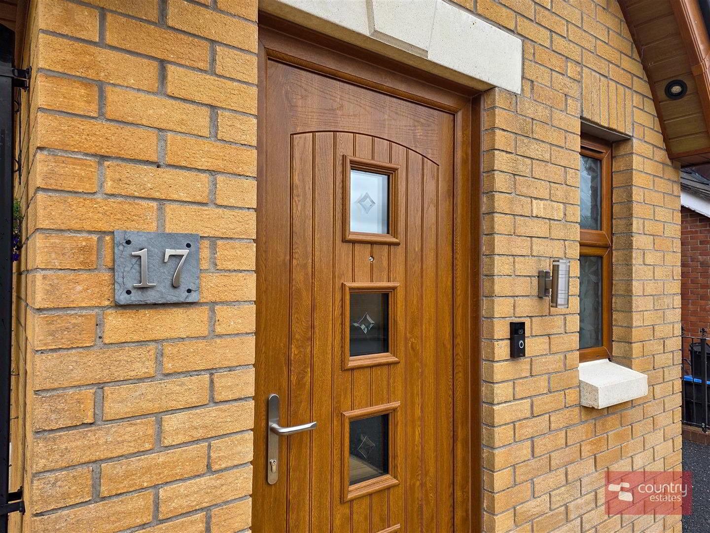 17 Aylesbury Road 3 of 34