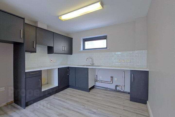 Apartment 7 Landy's Court 6 of 12