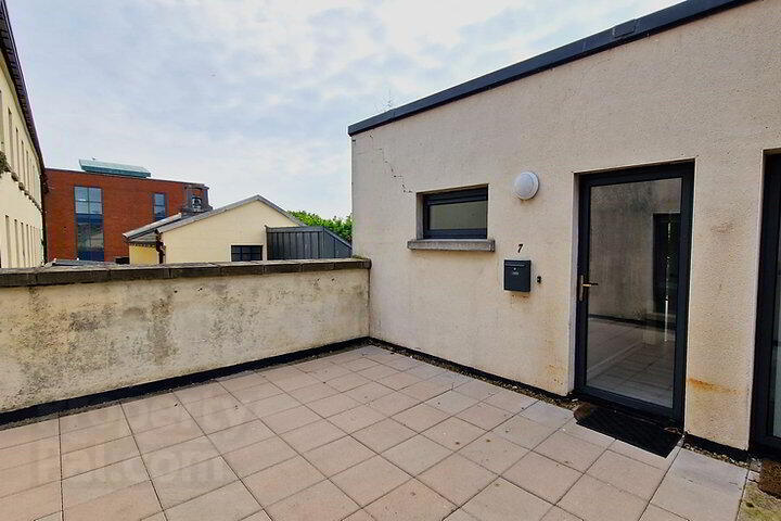 Apartment 7 Landy's Court 3 of 12