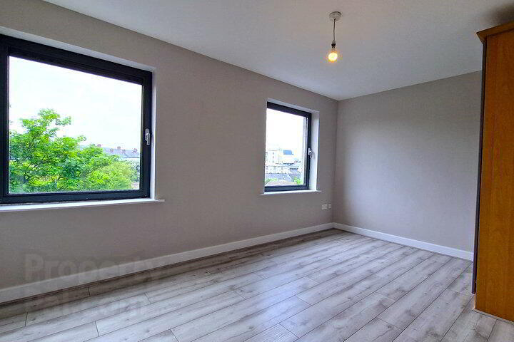 Apartment 7 Landy's Court 7 of 12