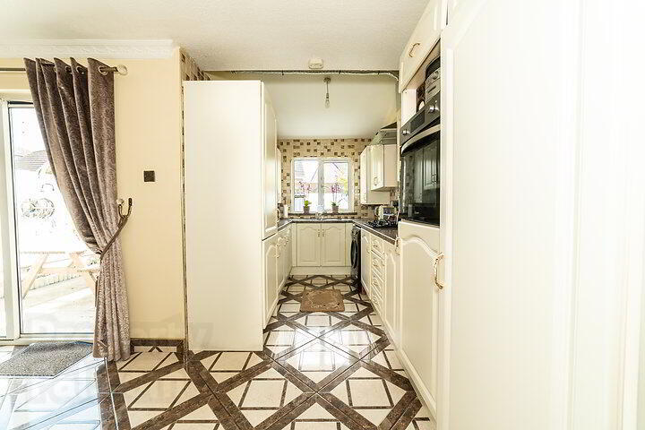 24 Cherrywood Close 8 of 17