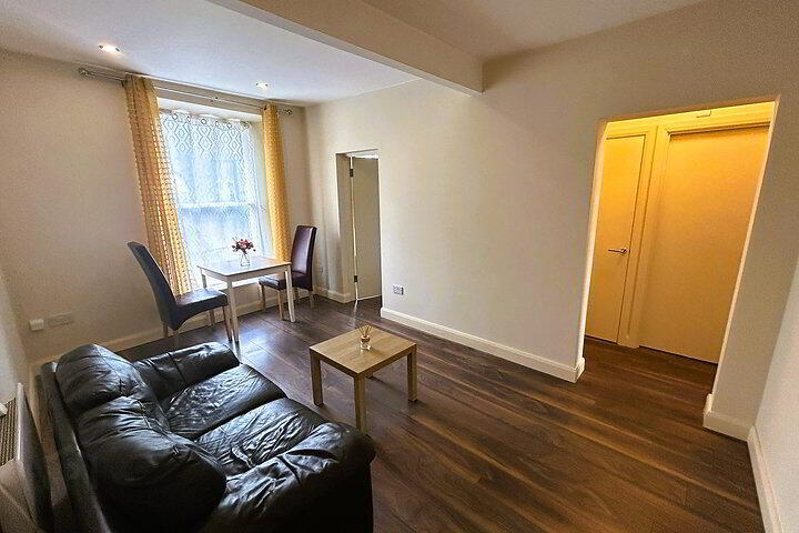 40a Saint Laurence Street 4 of 10